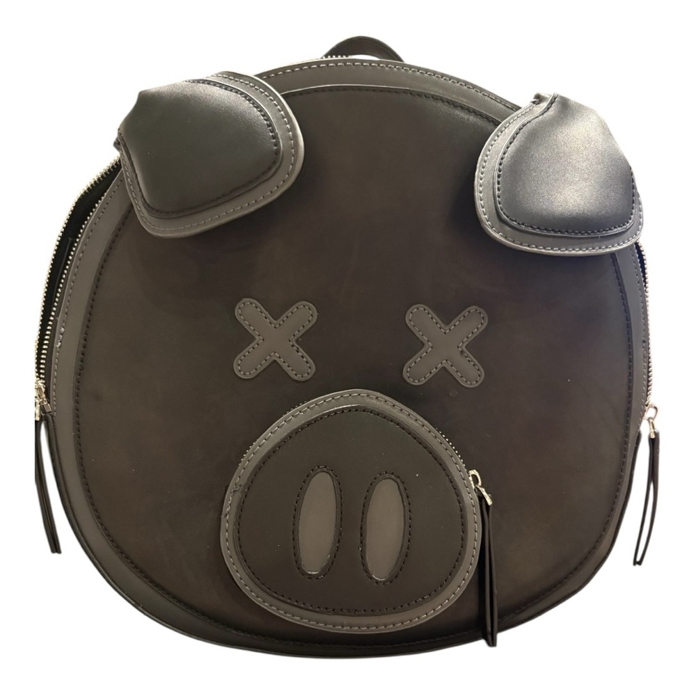 Shane Dawson x Jeffrey Star Collectors edition pig backpack Rack 1